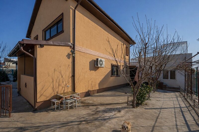 Berceni, Fluturilor, casa 5 camere, 155 mp total, lot 320 mp.