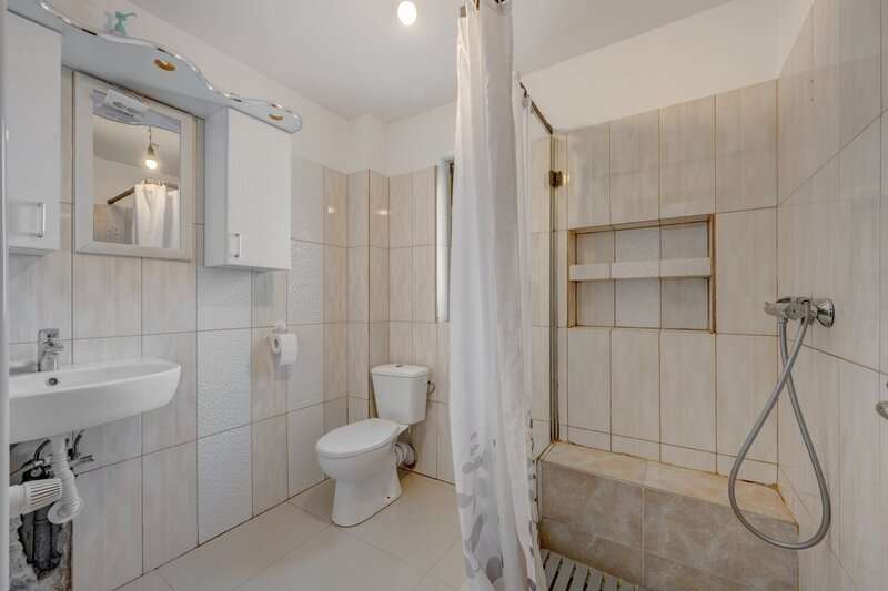 Berceni, Fluturilor, casa 5 camere, 155 mp total, lot 320 mp.