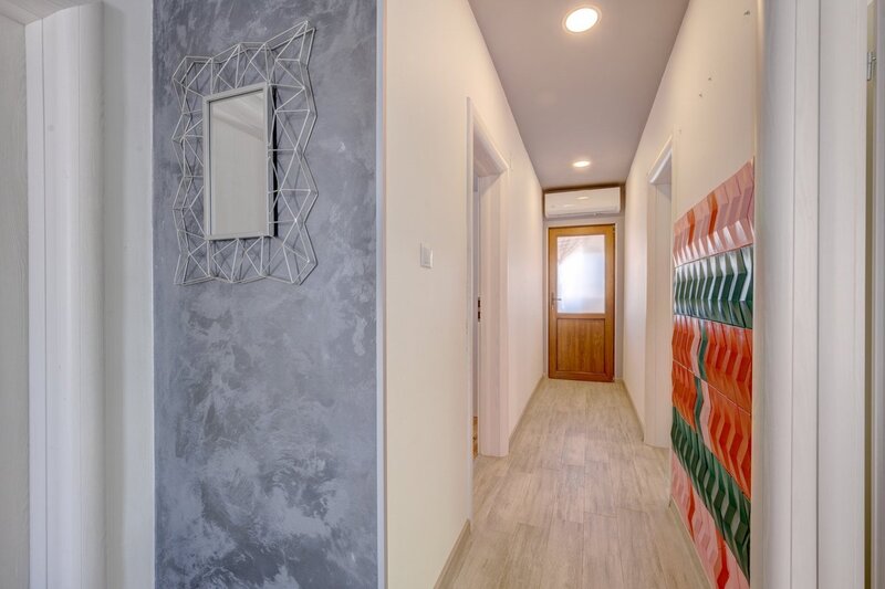 Berceni, Fluturilor, casa 5 camere, 155 mp total, lot 320 mp.