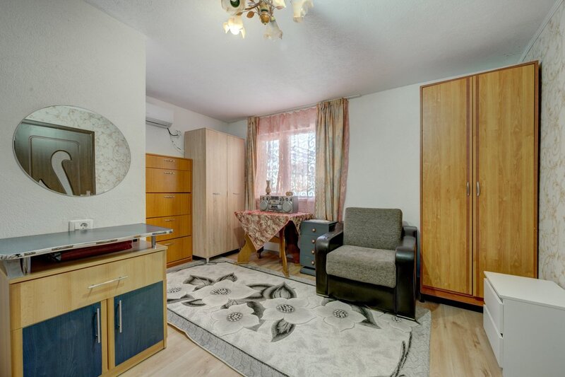 Berceni, Fluturilor, casa 5 camere, 155 mp total, lot 320 mp.