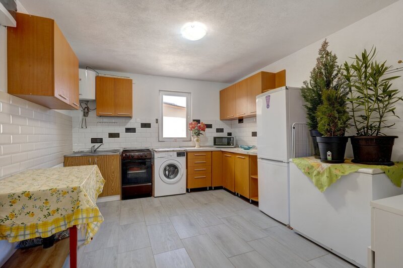 Berceni, Fluturilor, casa 5 camere, 155 mp total, lot 320 mp.